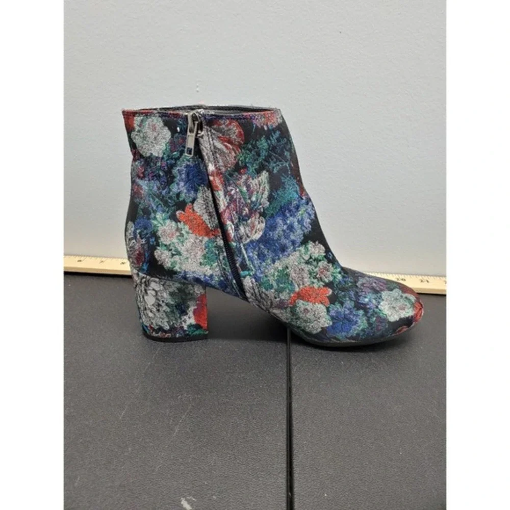 Zigi Soho Nydia Ankle Booties Boots Womens Size 9 Black Multi Floral Side Zipper